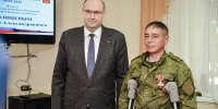 Врио губернатора области в Александровском районе вручил орден Мужества ветерану СВО - Газета Бугурусланская правда