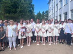 Последний звонок прозвенел для выпускников школ Бугуруслана